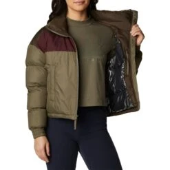 COLUMBIA PIKE LAKE CROPPED JACKET W STONE GREEN/MALBEC/OLIVE GREEN 22 9 COLUMBIA PIKE LAKE CROPPED JACKET W STONE GREEN/MALBEC/OLIVE GREEN 22 -Koude Kleding 9 102757 pike lake cropped jacket w stone green malbec olive green 1955223 397 04
