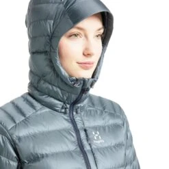 Haglöfs HAGLÖFS ROC DOWN HOOD W STEEL BLUE 23 10 Haglöfs HAGLÖFS ROC DOWN HOOD W STEEL BLUE 23 -Koude Kleding 9 113425 roc down hood w steel blue 604683 216 05