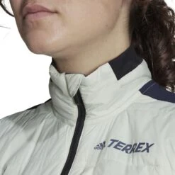 ADIDAS TERREX HYBRID INSULATE VEST W INK LEGEND/LINGRN 23 -Koude Kleding 9 116969 terrex hybrid insulate vt w ink legend lingrn hf9297 05