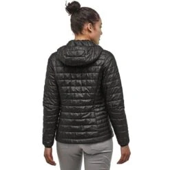 PATAGONIA W'S NANO PUFF HOODY BLACK 23 8 PATAGONIA W'S NANO PUFF HOODY BLACK 23 -Koude Kleding 9 62606 w s nano puff hoody black 84227 blk 04